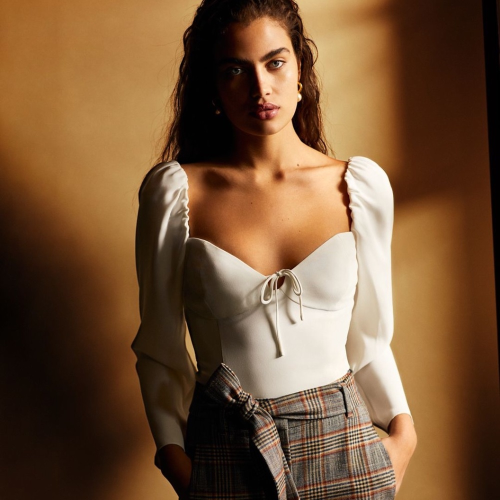 Aritzia Wilfred Novella Long Sleeve Puff shoulder Blouse in Size 8, White